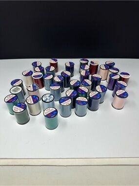 NEW Sealed Lot of 39 Vintage Sewing Machine Thread Spools Assorted Colors X0